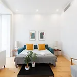 Bedrooms In Shared Apartment In Modern Accommodation In Downtown Lisbon