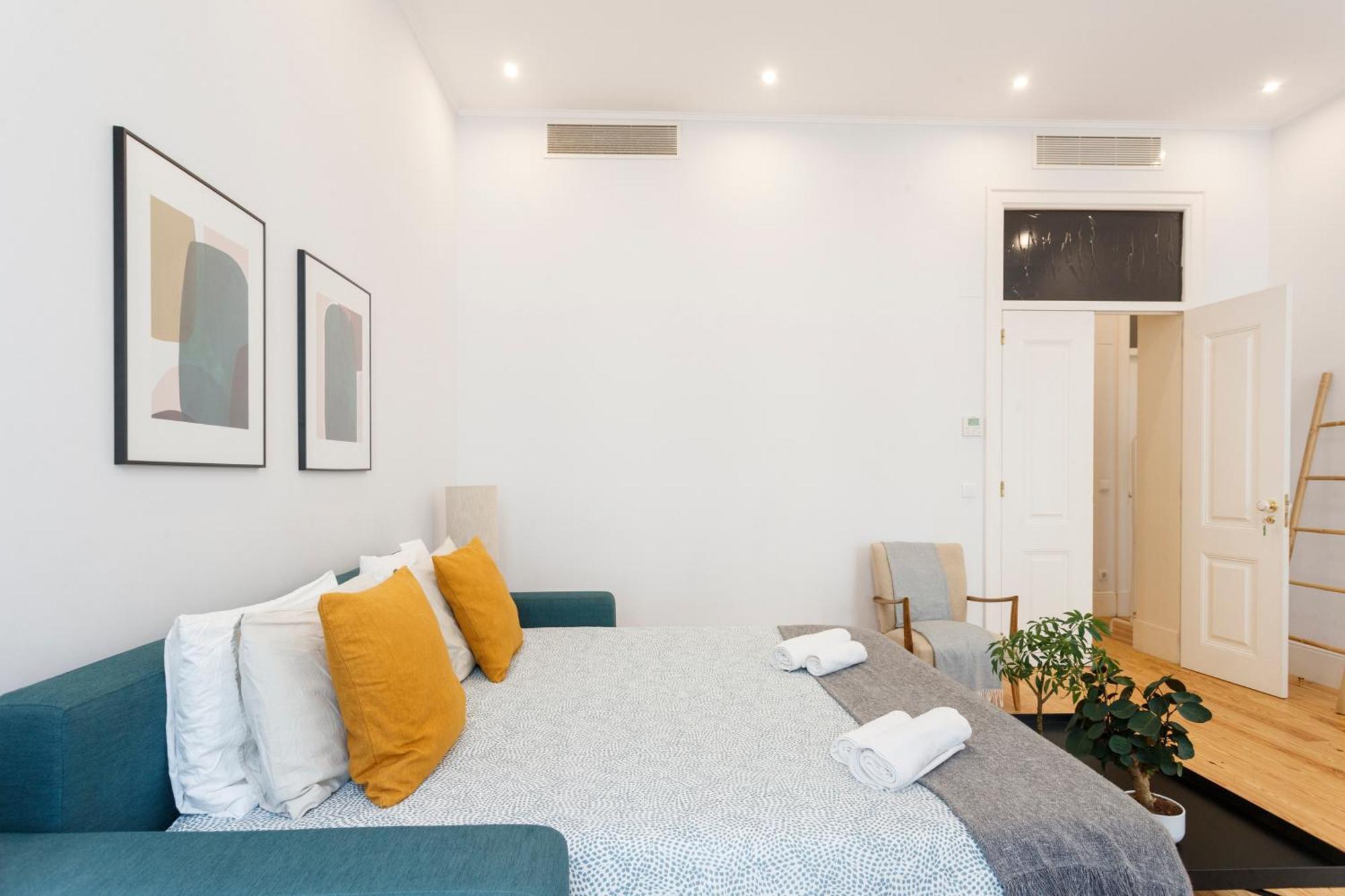 Guest house Bedrooms In Shared In Modern In Downtown Lisbon