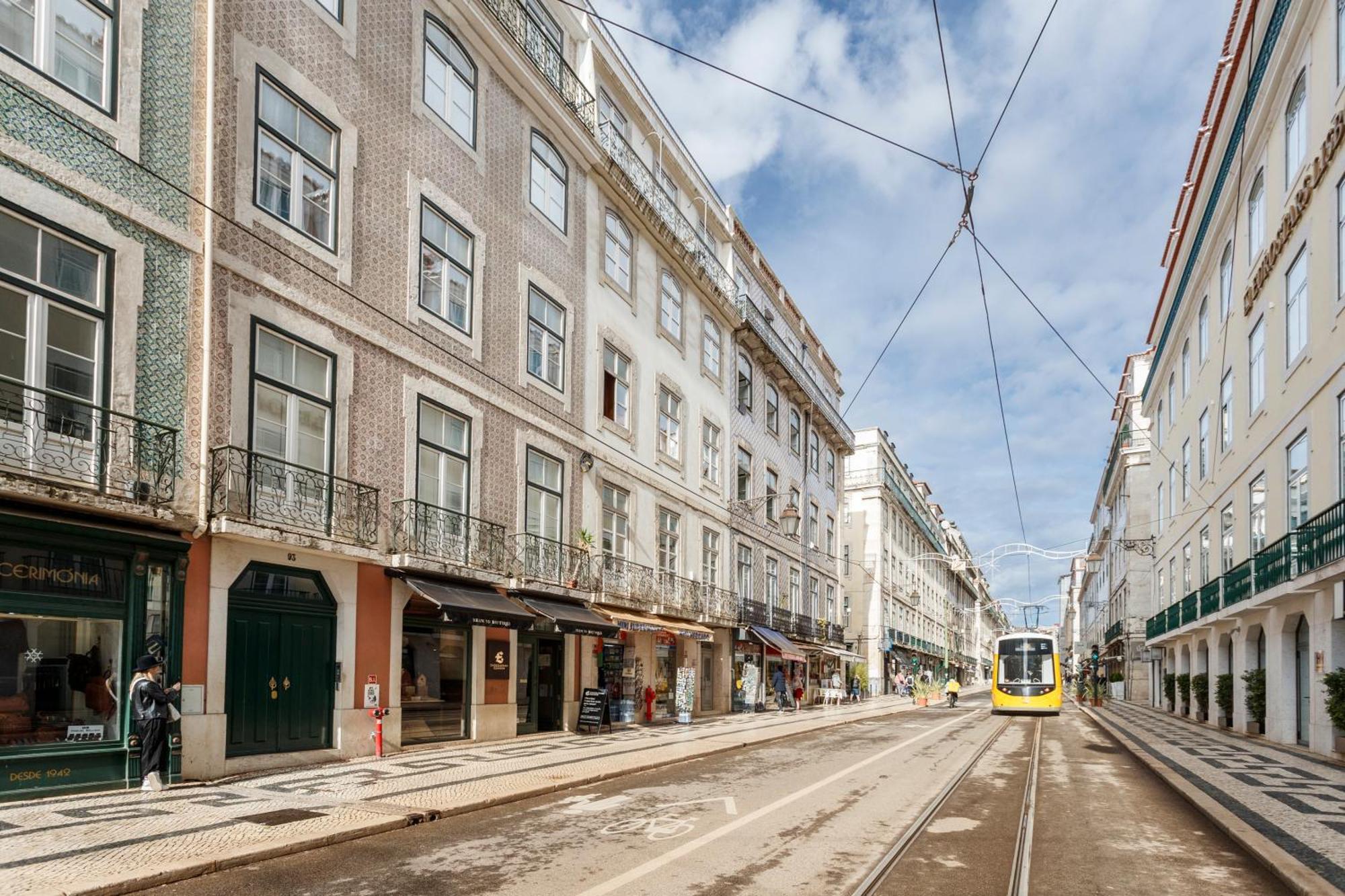 Guest house Bedrooms In Shared In Modern In Downtown Lisbon
