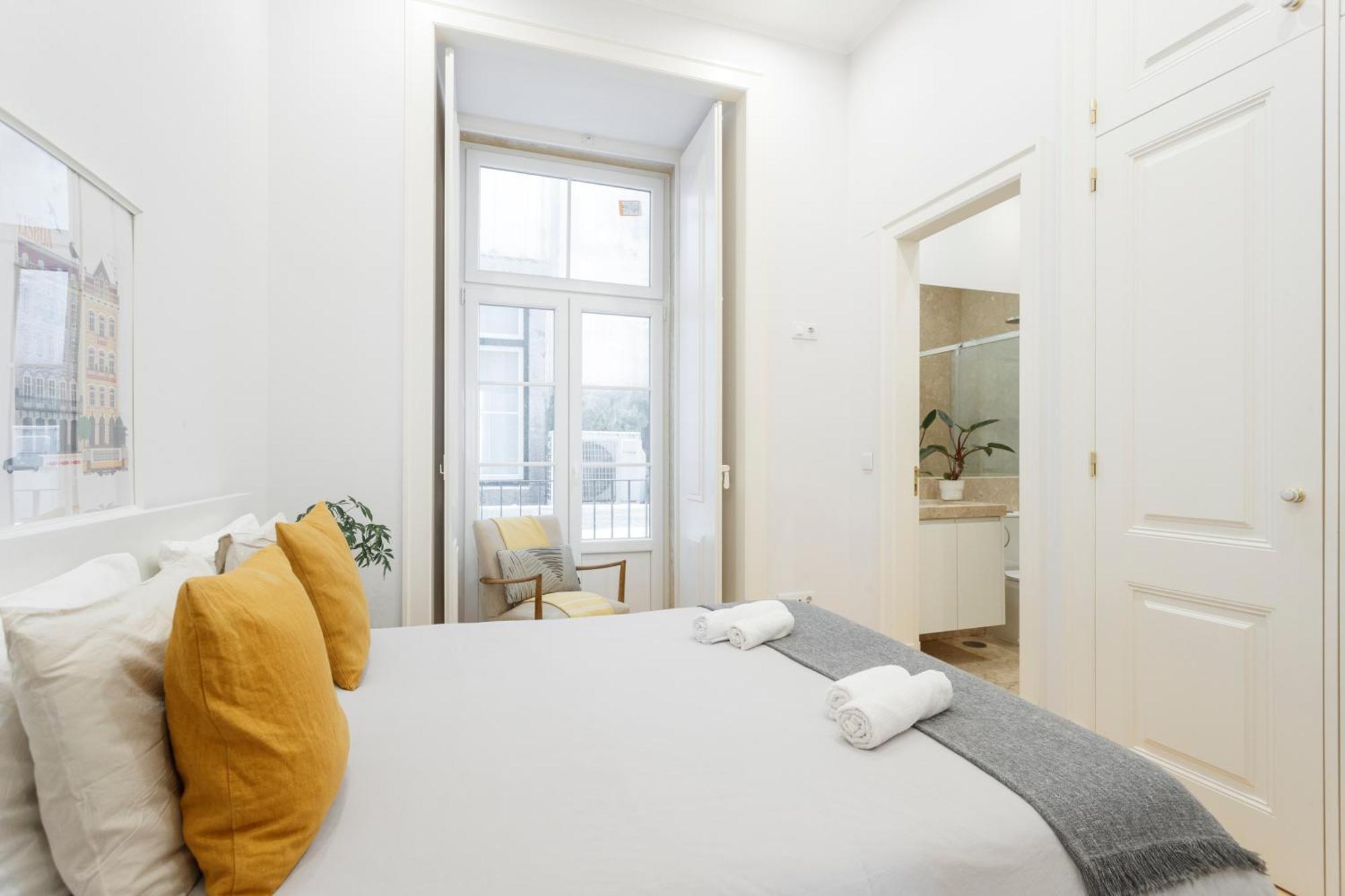 Guest house Bedrooms In Shared In Modern In Downtown *
